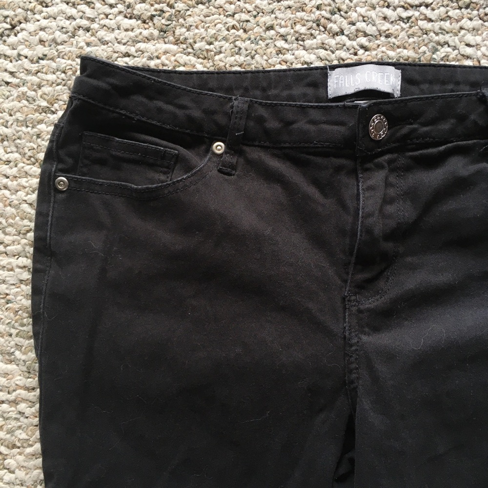 5/$15 Falls Creek Black Denim Cropped Jeans 10
